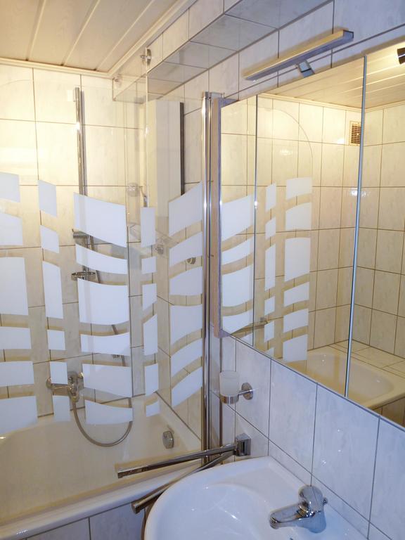 Gaestezimmer Mueller Neuss Oda fotoğraf